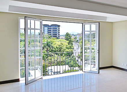Edificio Residencial de lujo Cortijo los Laureles Costa Rica apartamentos acabados ventanales