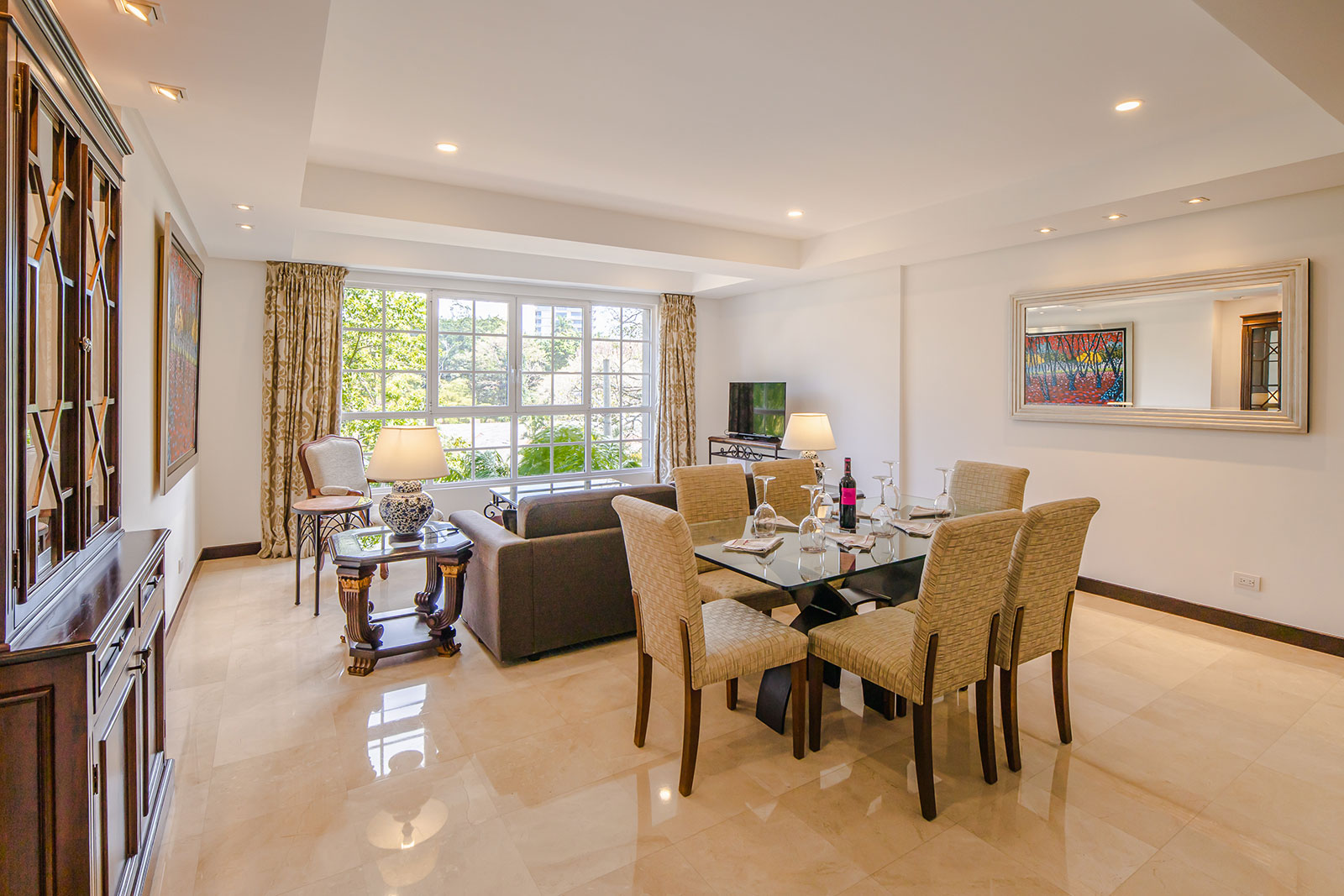 Cortijo Los Laureles luxury apartment for rent Diplomatic Suite living/dining room